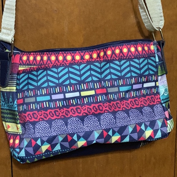 LILY BLOOM - In love with bright colors and patterns? This is for you… - Picture 6 of 10